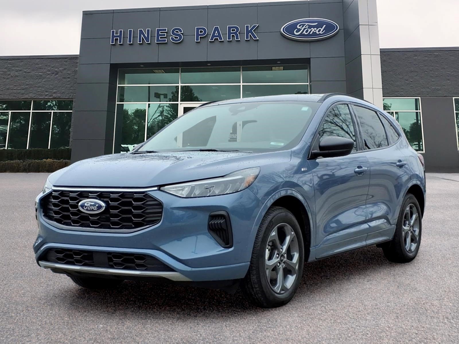 Certified 2024 Ford Escape ST-Line w/ Tech Pack #1 AWD/4WD image 3