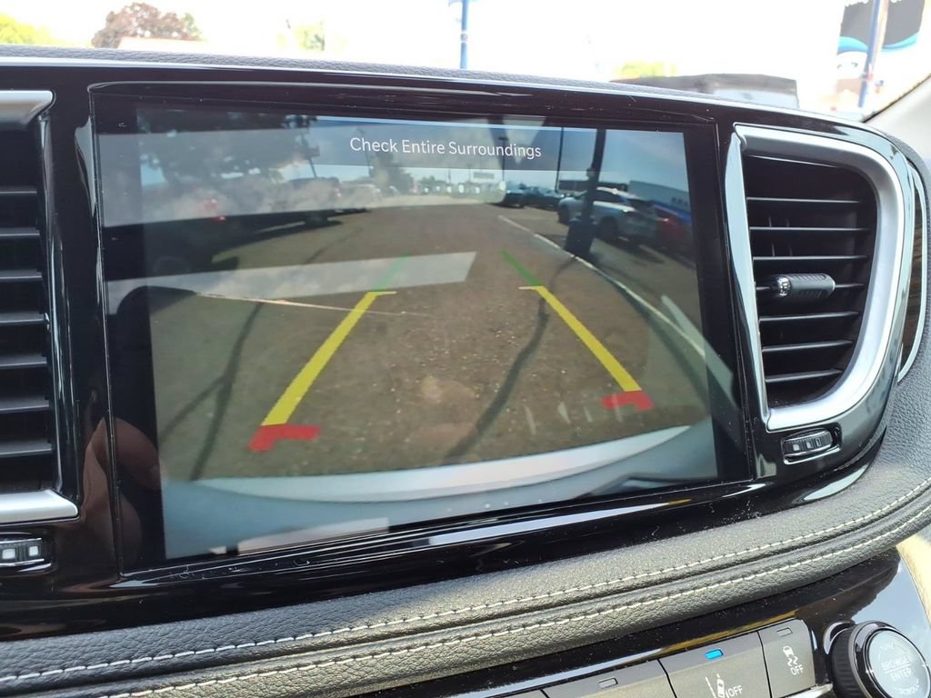 Used 2023 Chrysler Pacifica Limited AWD/4WD image 21