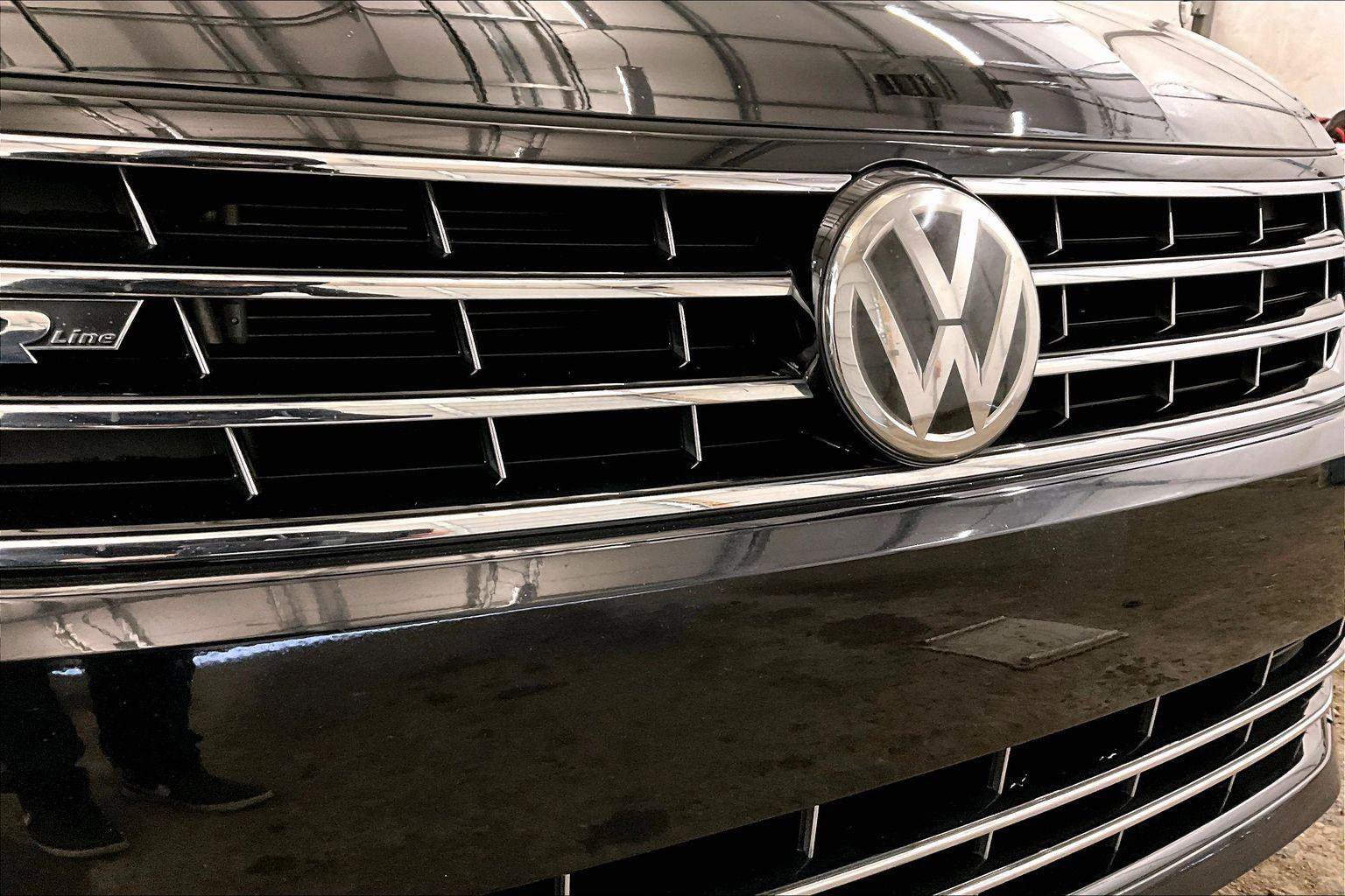 Used 2017 Volkswagen Passat 1.8T R-Line image 29