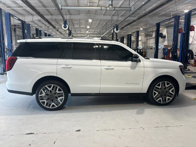 Certified 2025 Ford Expedition Platinum w/ Platinum Ultimate Package AWD/4WD image 4