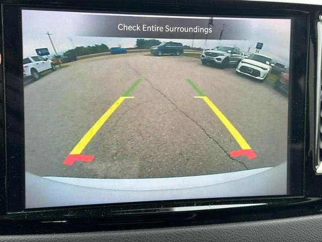 Used 2024 Chrysler Pacifica Touring-L image 22