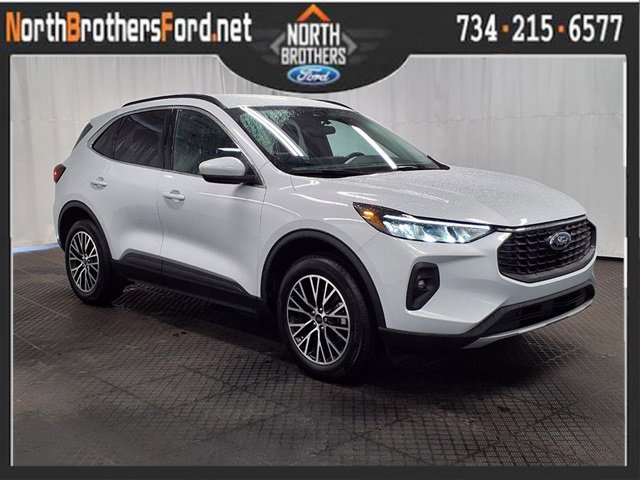 Certified 2025 Ford Escape Base w/ Class II Trailer Tow Package