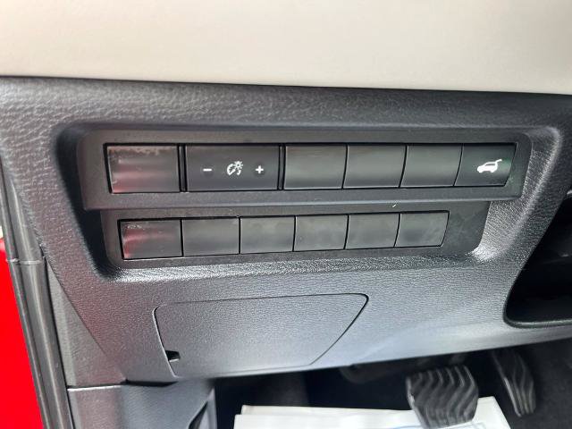 Used 2023 Mitsubishi Outlander AWD image 25