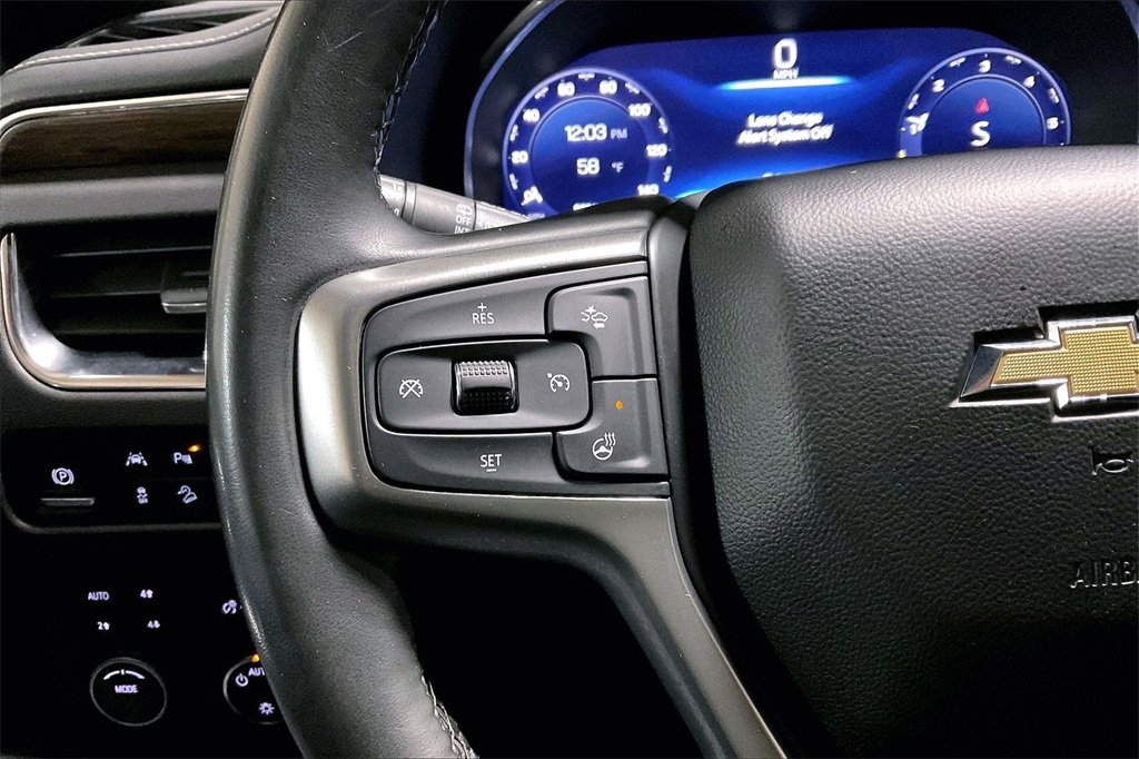 Used 2023 Chevrolet Suburban Premier image 17