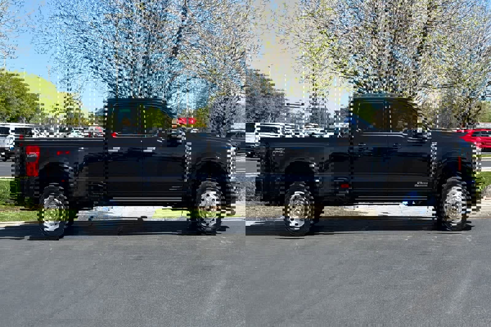 Certified 2023 Ford F450 Platinum w/ FX4 Off-Road Package image 8