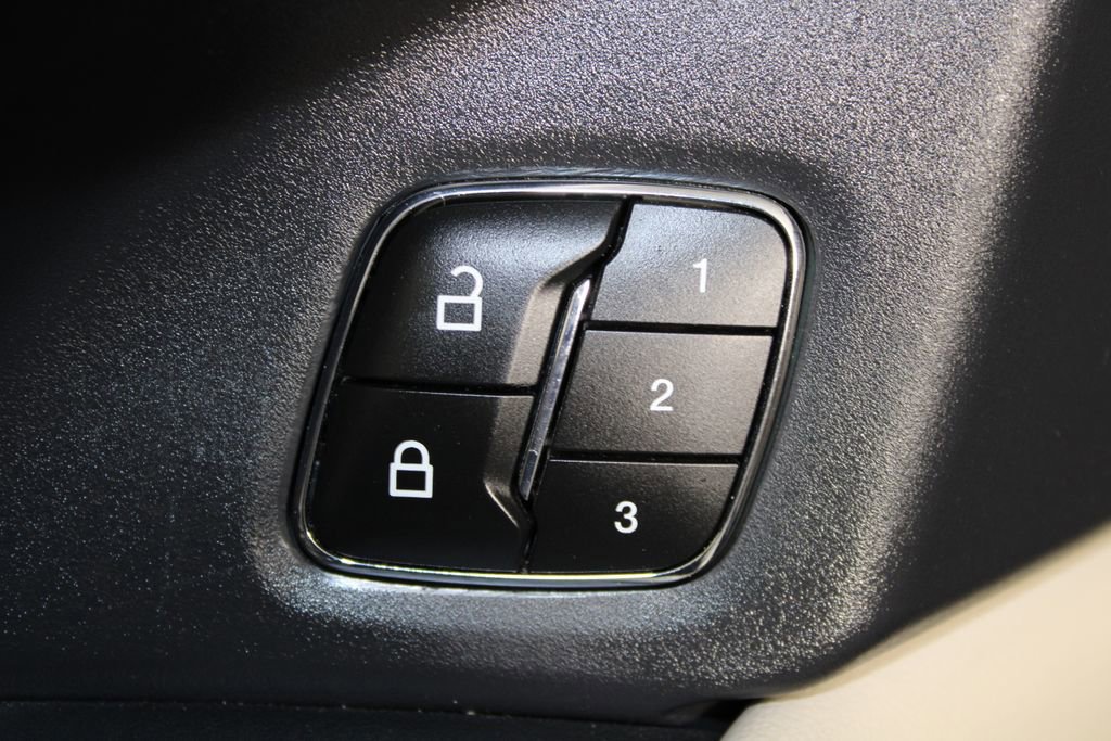 Certified 2023 Ford Expedition Platinum image 21