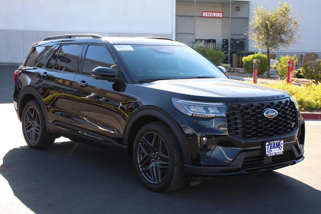 Certified 2025 Ford Explorer ST AWD/4WD image 11