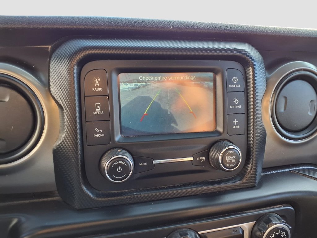 Used 2018 Jeep Wrangler Unlimited Sport AWD/4WD image 11