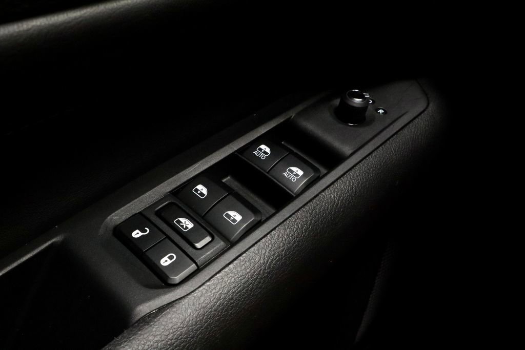 Used 2025 Jeep Compass Trailhawk AWD/4WD image 25
