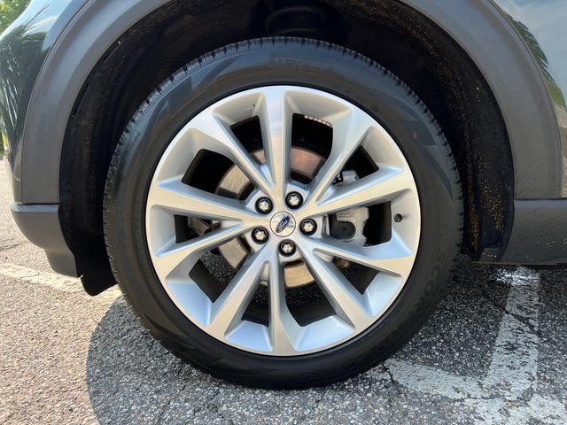 Certified 2023 Ford Explorer Platinum w/ Technology Package AWD/4WD image 16