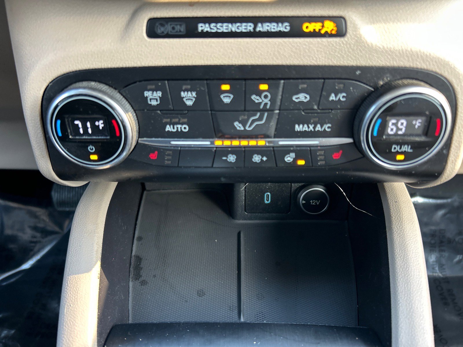 Certified 2020 Ford Escape Titanium image 31