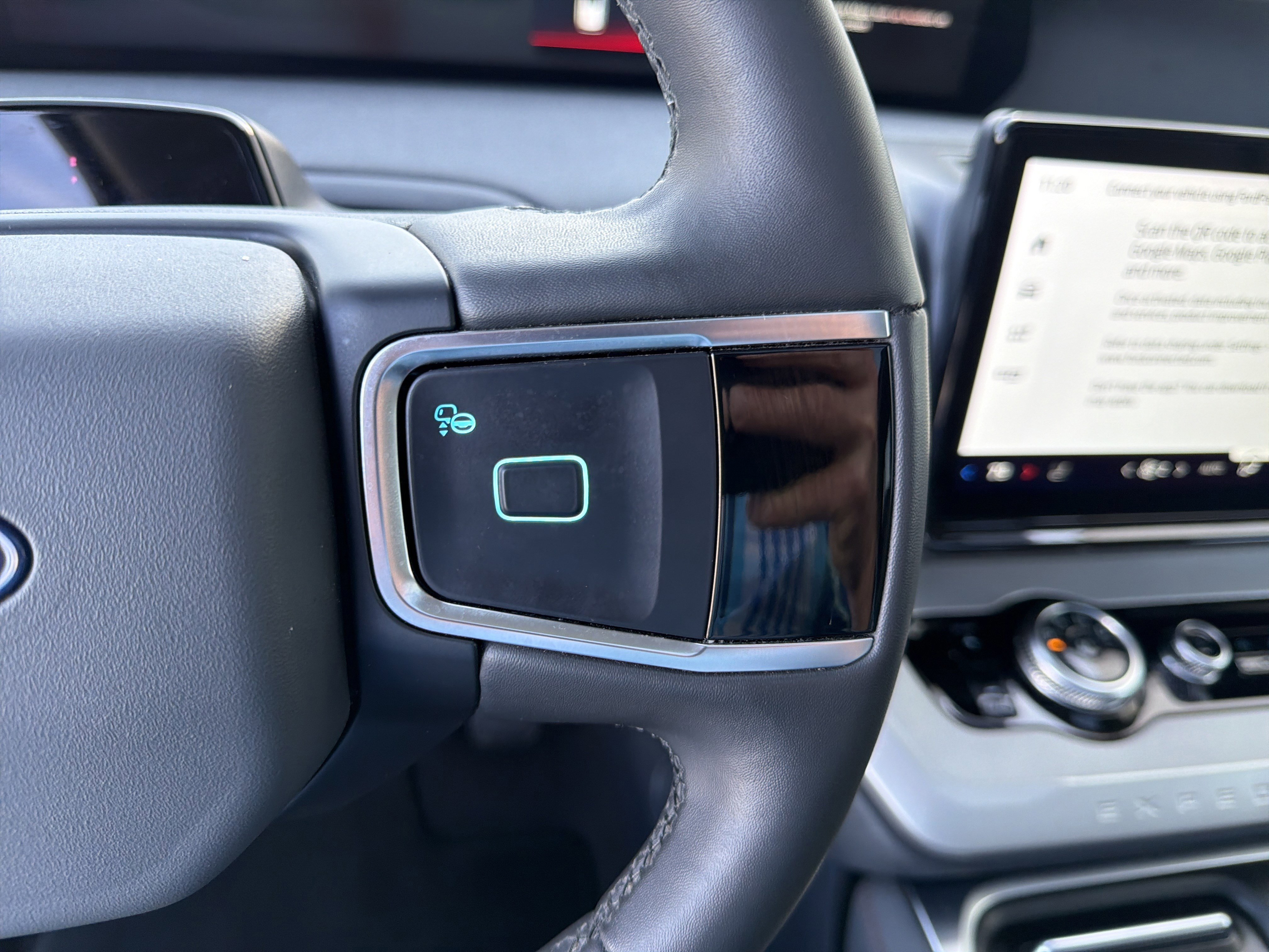 Certified 2025 Ford Expedition Active image 42