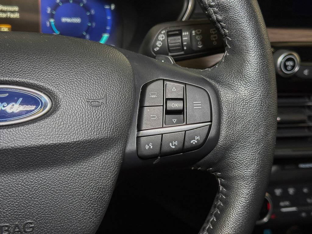 Certified 2020 Ford Escape Titanium AWD/4WD image 38