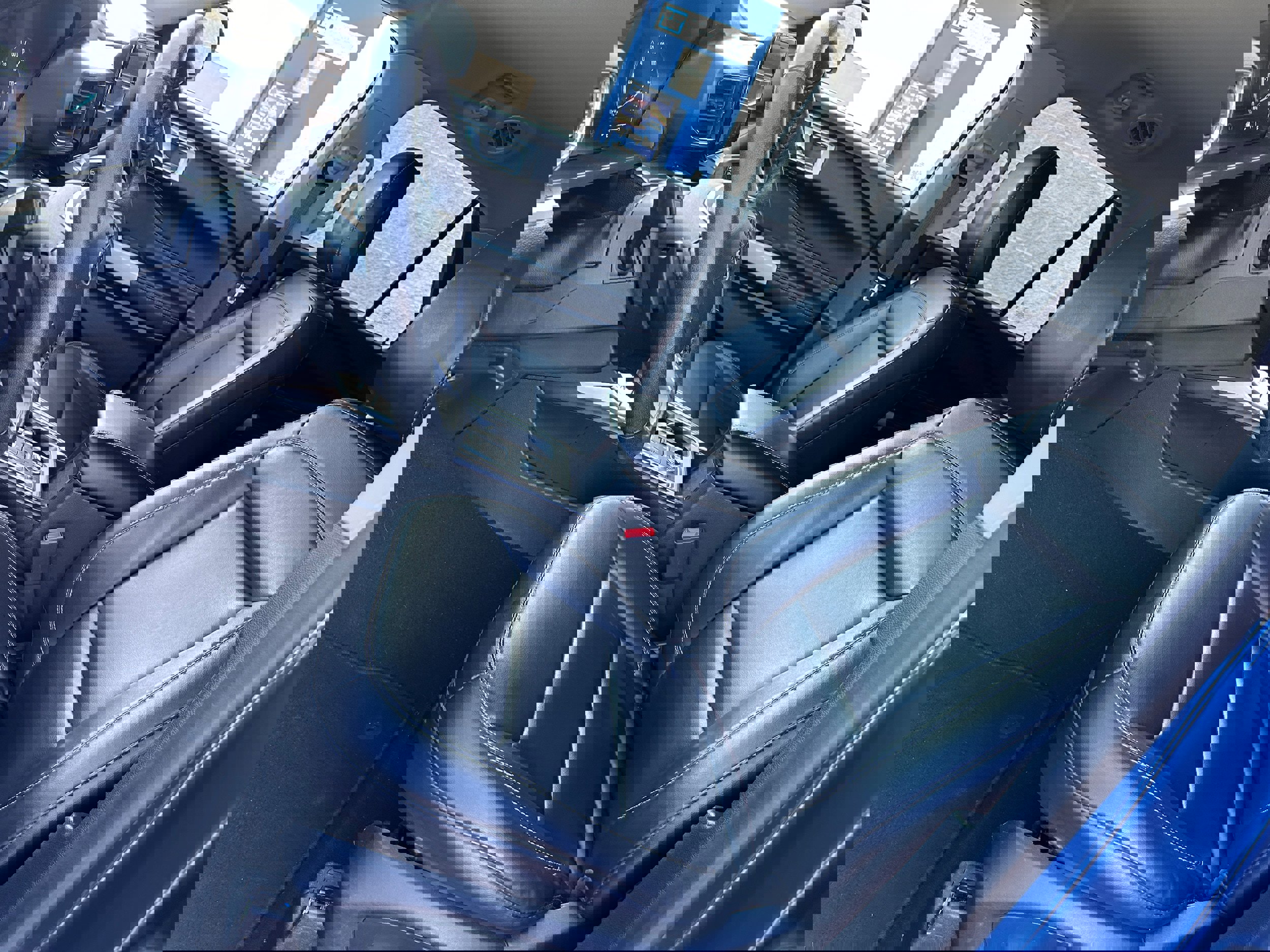 Certified 2021 Ford Explorer XLT w/ Equipment Group 202A image 10