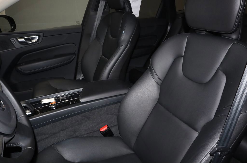 Used 2024 Volvo XC60 T8 Core AWD/4WD image 25