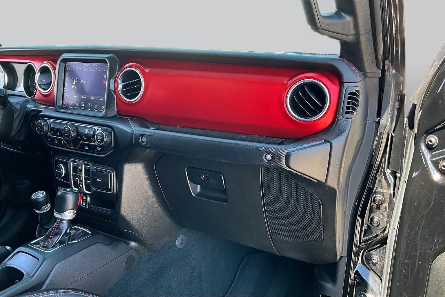 Used 2022 Jeep Gladiator Rubicon w/ LED Lighting Group AWD/4WD image 17