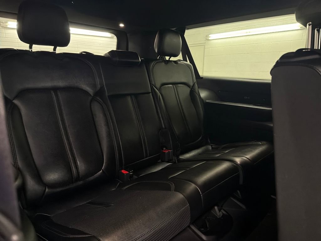 Used 2024 Jeep Wagoneer L Series II image 32