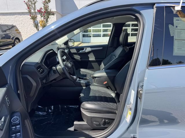 Certified 2023 Ford Escape SE w/ PHEV Premium Package FWD image 17