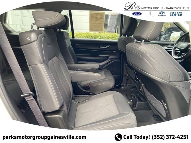 Used 2023 Jeep Grand Cherokee L Laredo image 15