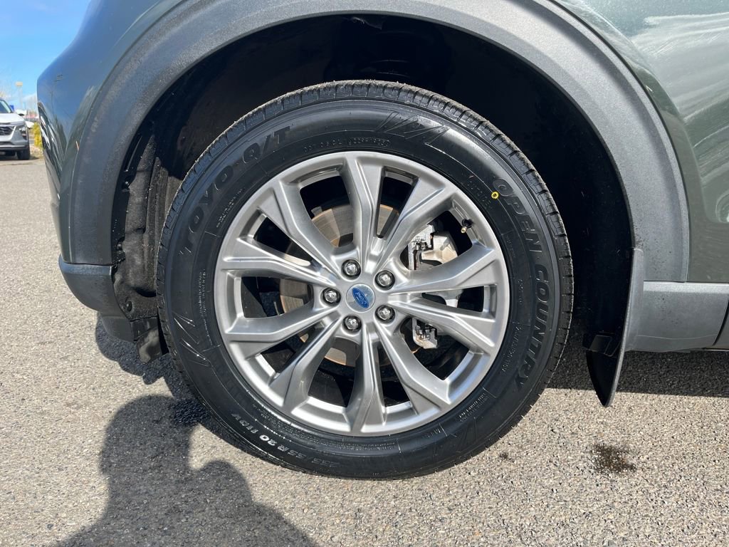 Certified 2022 Ford Explorer Limited w/ Equipment Group 301A image 32