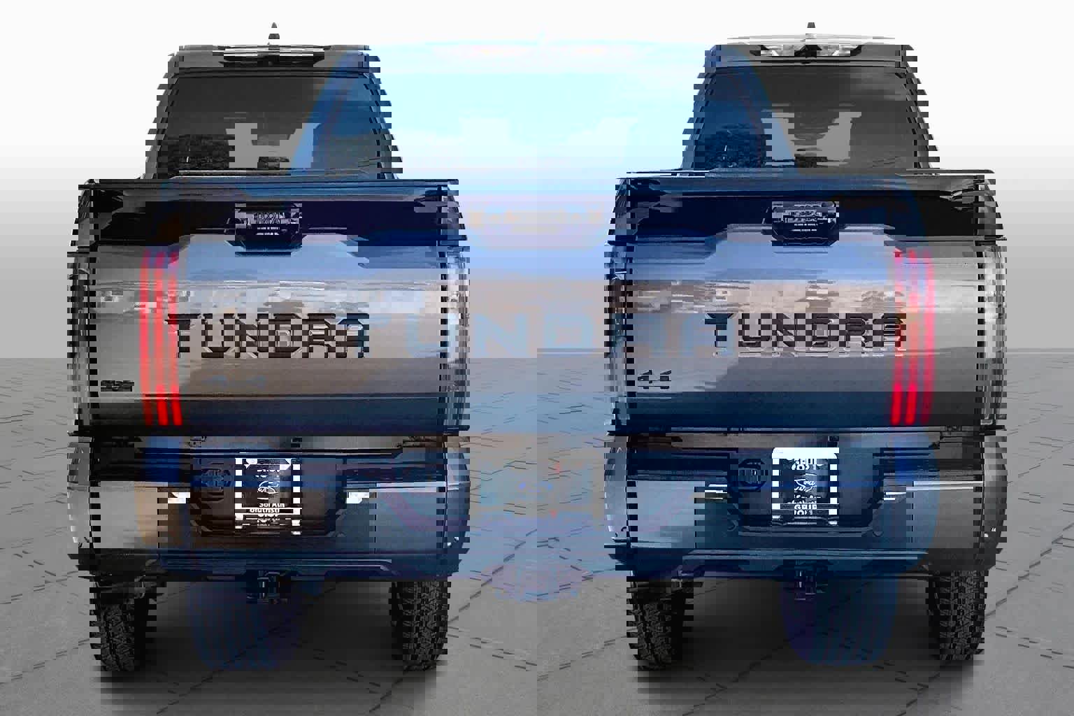 Used 2023 Toyota Tundra Platinum image 2