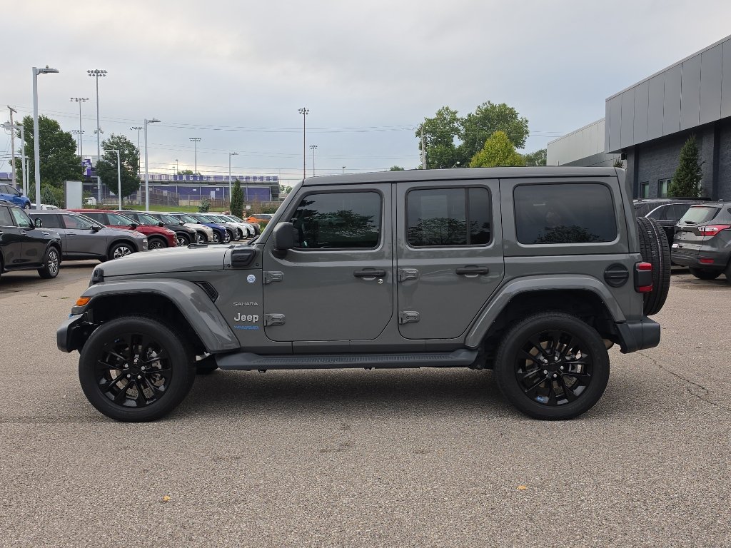 Used 2022 Jeep Wrangler Unlimited Sahara w/ Cold Weather Group AWD/4WD image 4