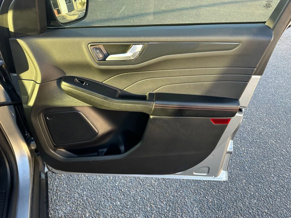 Certified 2024 Ford Escape ST-Line w/ Tech Pack #1 image 21