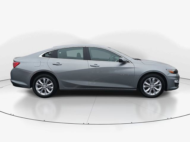 Used 2025 Chevrolet Malibu LT FWD image 2
