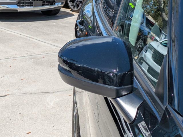 Used 2024 Honda HR-V EX-L image 10