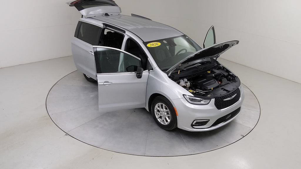 Used 2026 Chrysler Pacifica Select FWD image 44