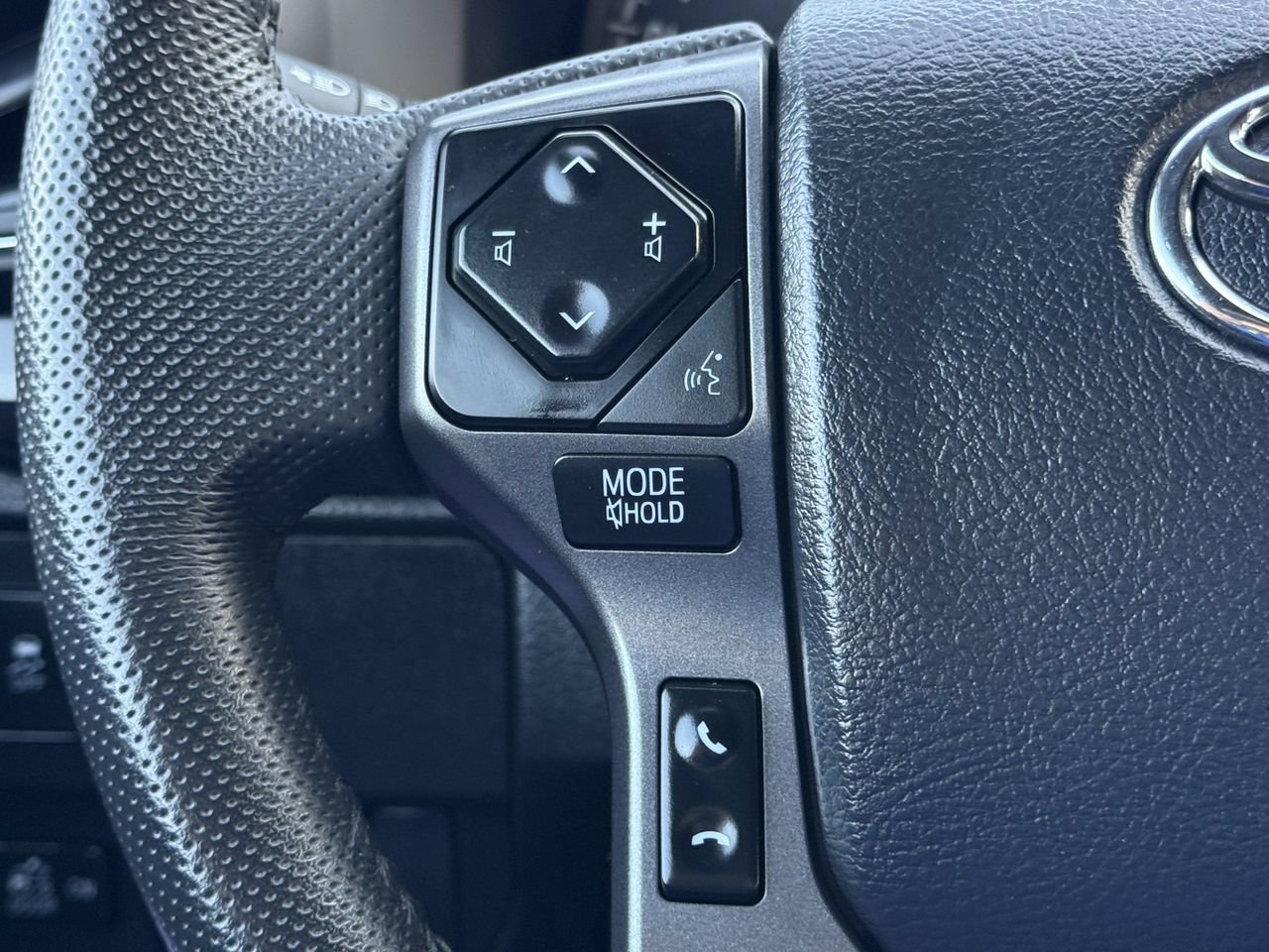 Used 2023 Toyota Tacoma TRD Sport w/ Technology Package RWD image 13