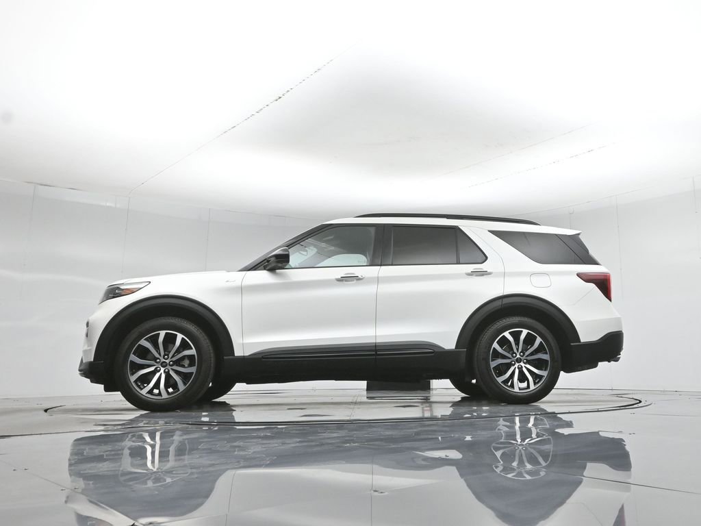 Certified 2022 Ford Explorer ST-Line RWD image 8