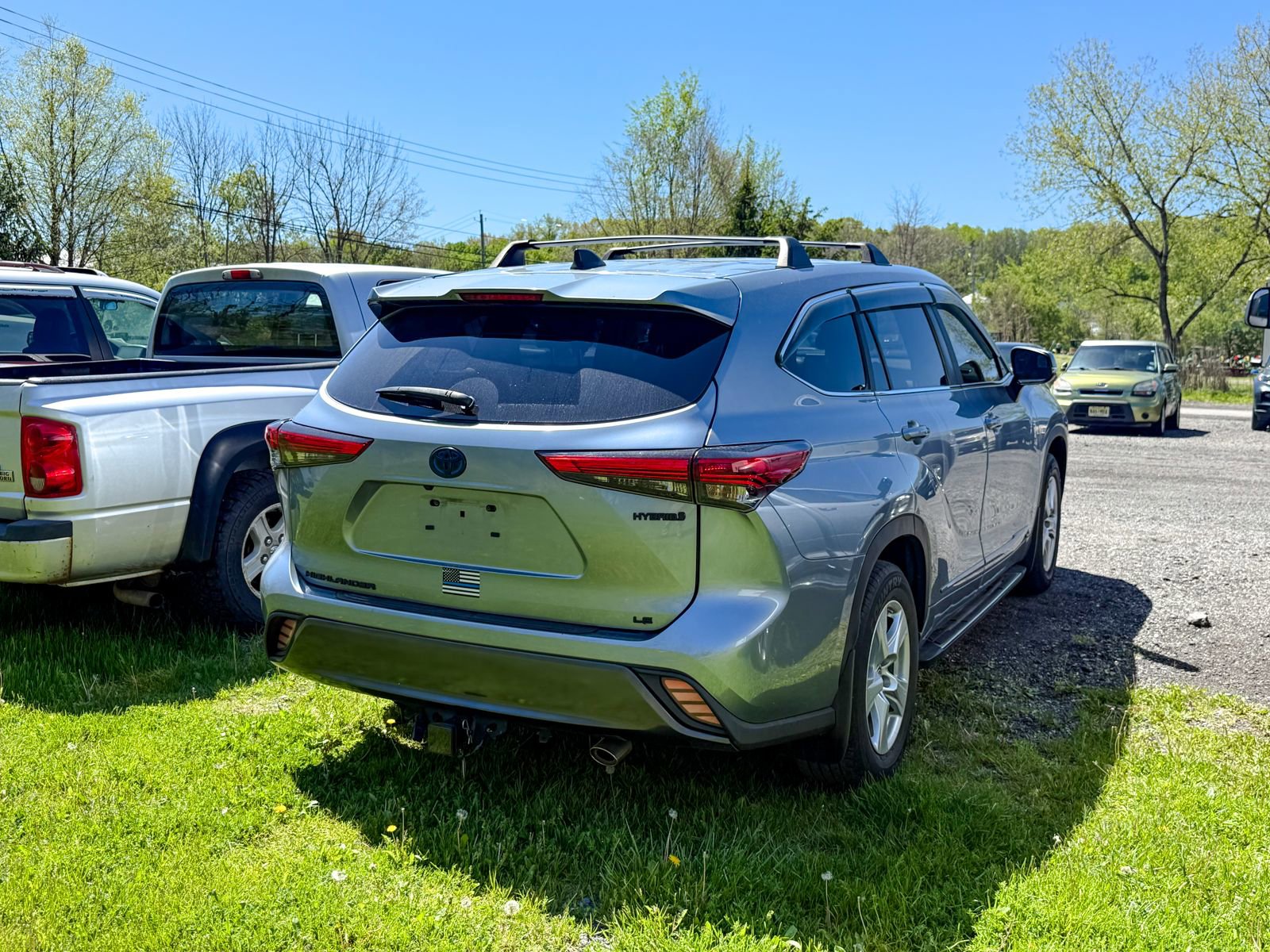 Used 2023 Toyota Highlander LE AWD/4WD image 6