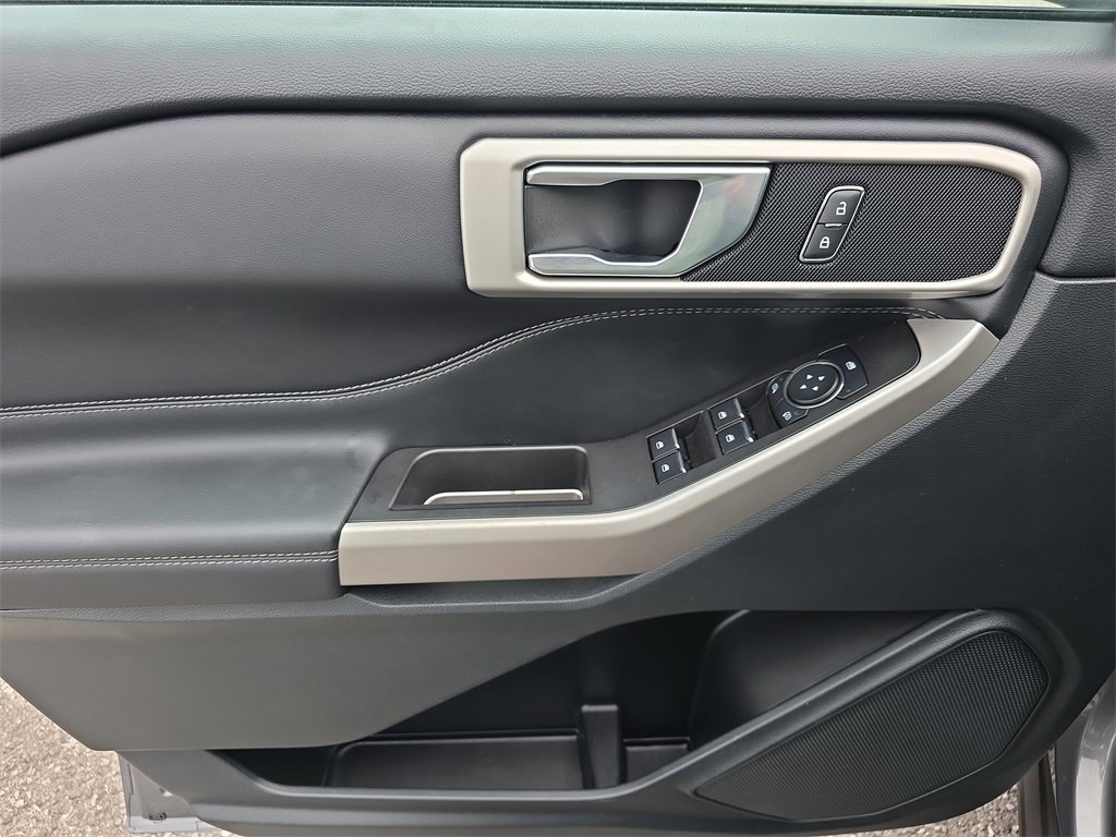 Certified 2024 Ford Explorer XLT image 18