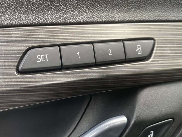 Used 2023 GMC Terrain SLT w/ Tech Package FWD image 23
