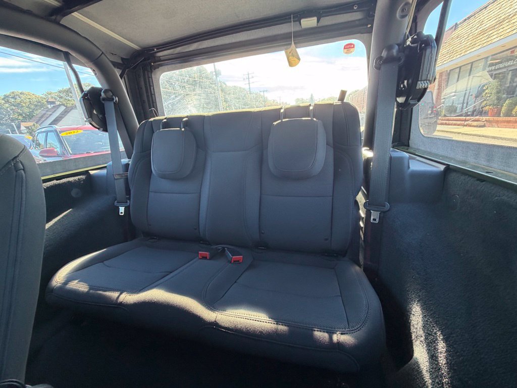 Used 2021 Jeep Wrangler Sport AWD/4WD image 8