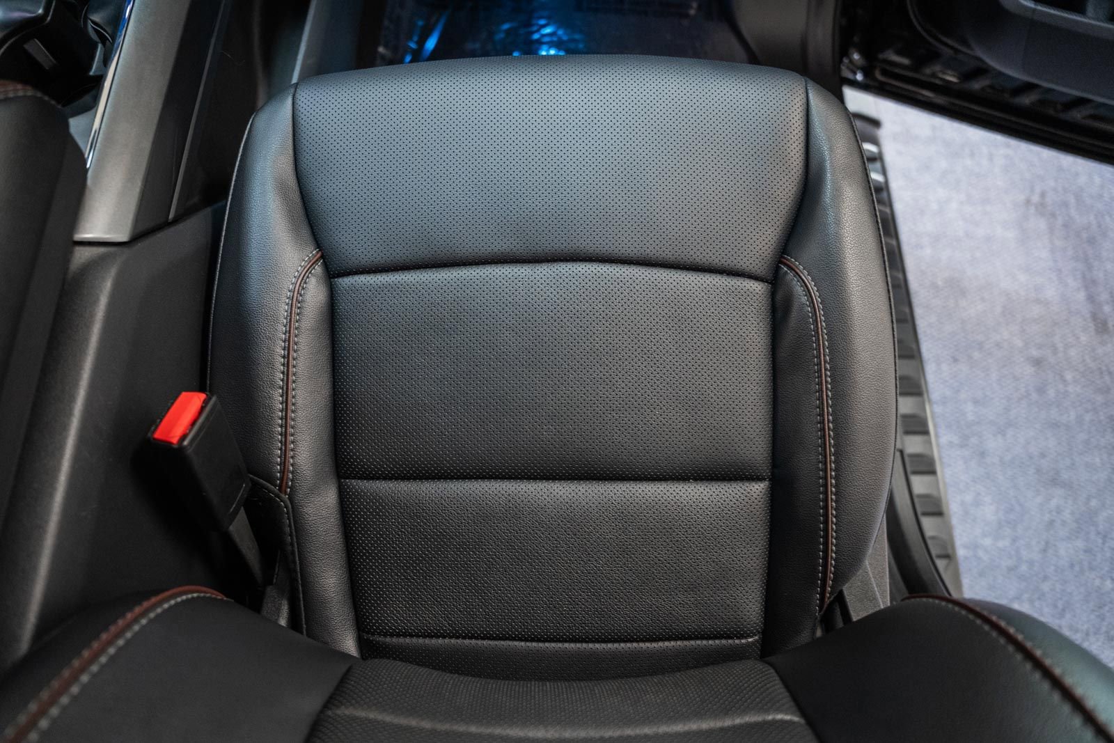 Certified 2023 Ford F150 Lariat w/ Equipment Group 502A High image 40