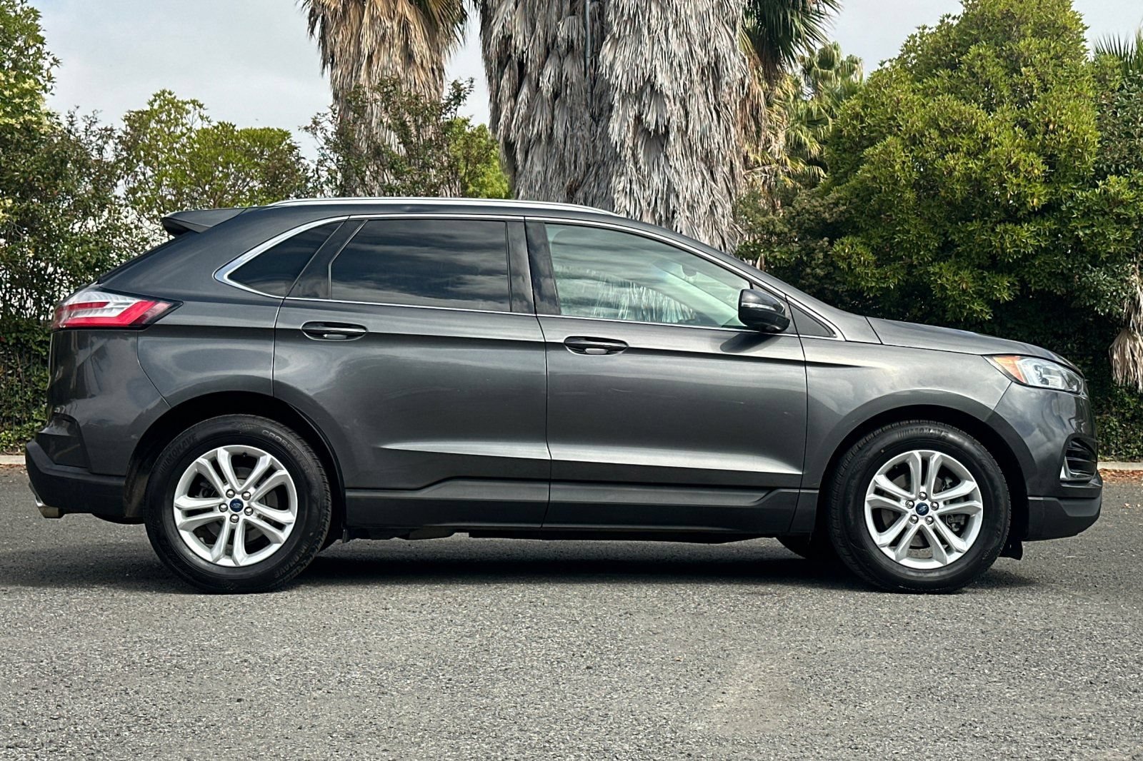 Certified 2019 Ford Edge SEL w/ Equipment Group 201A AWD/4WD image 2