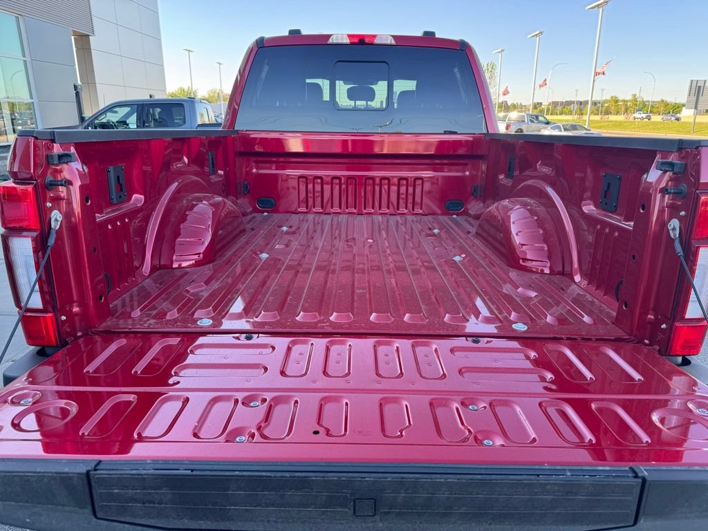 Certified 2022 Ford F350 Platinum w/ Tremor Off-Road Package AWD/4WD image 34