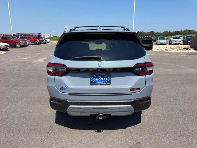 Used 2025 Honda Pilot TrailSport image 6