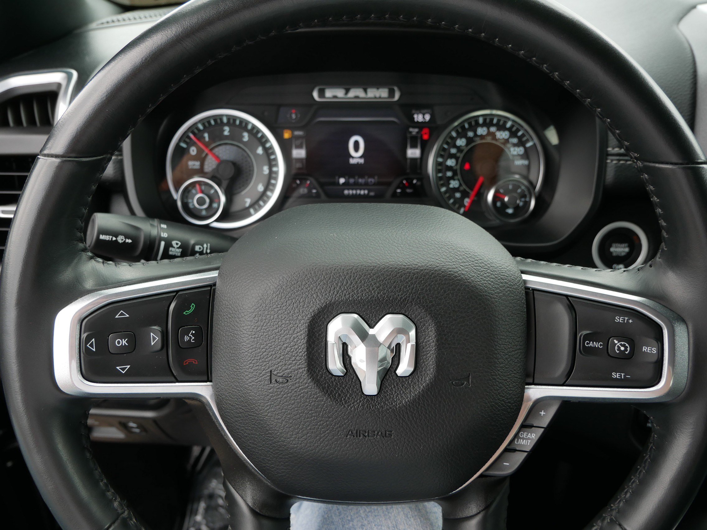 Used 2023 RAM 1500 Laramie AWD/4WD image 25