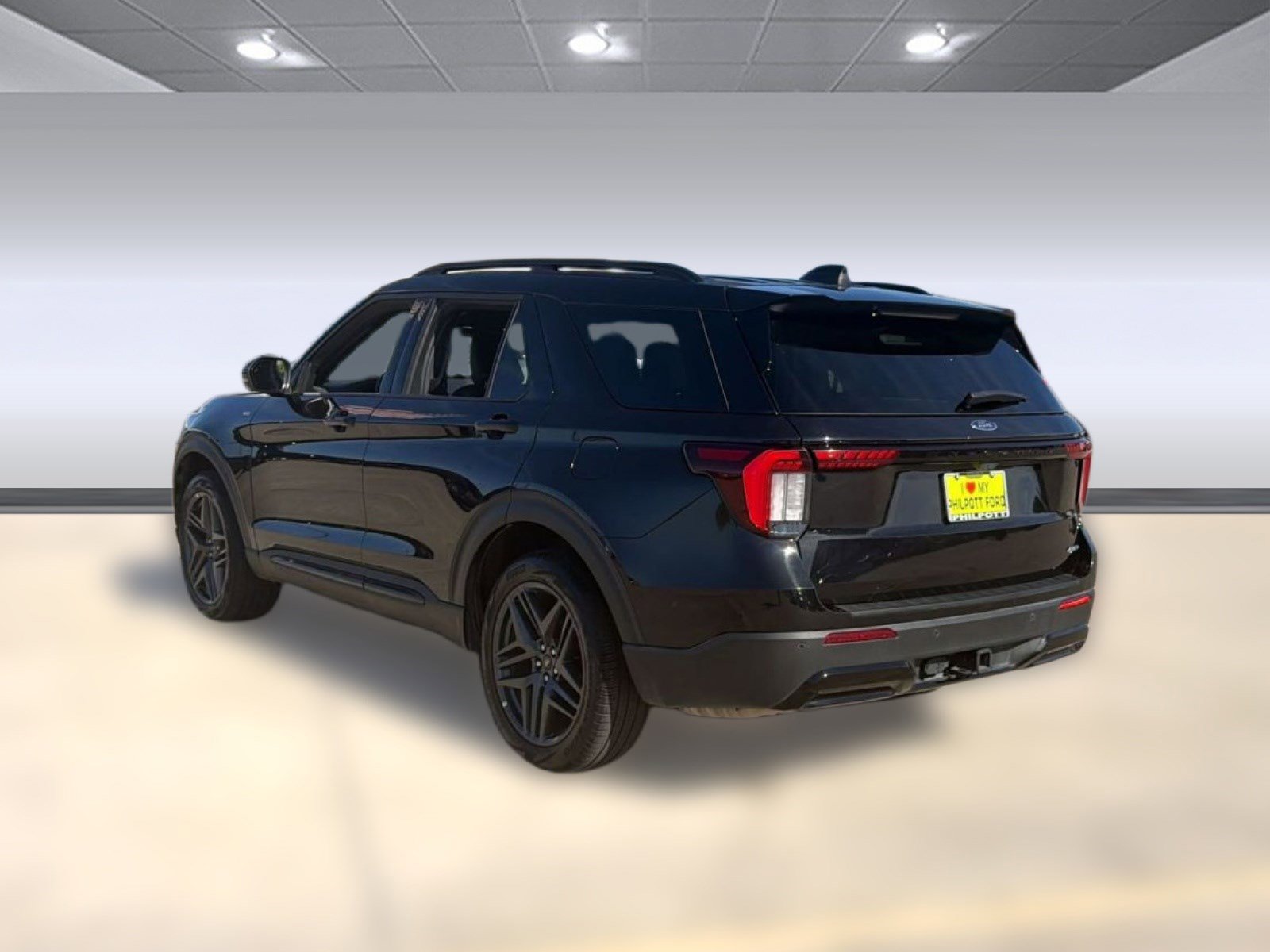 Certified 2025 Ford Explorer ST-Line w/ ST-Line Street Pack image 3