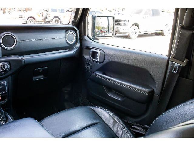 Used 2018 Jeep Wrangler Unlimited Sahara w/ Dual Top Group AWD/4WD image 15