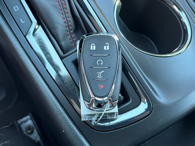 Used 2023 Chevrolet Equinox RS AWD/4WD image 10