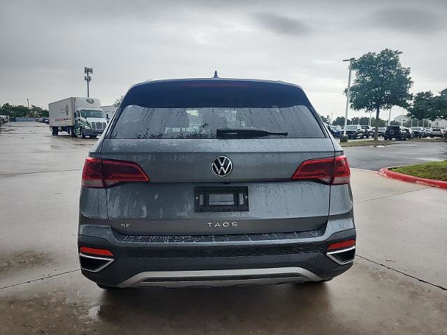 Used 2024 Volkswagen Taos SE FWD image 4