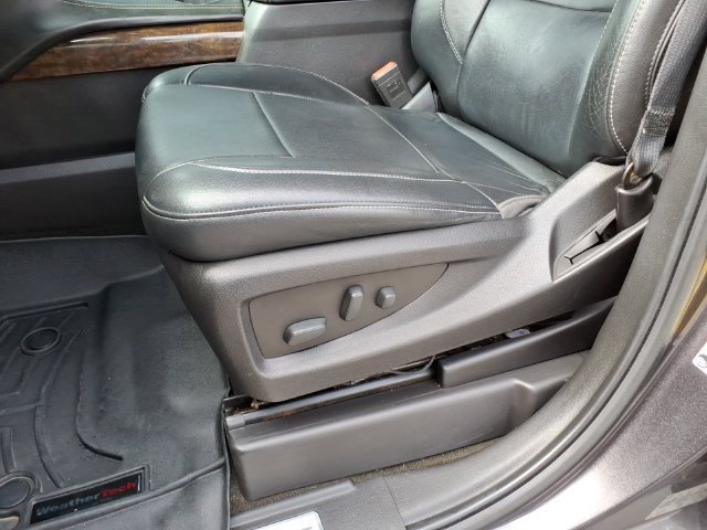 Used 2018 Chevrolet Suburban LT AWD/4WD image 19