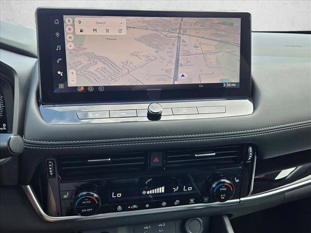 Used 2025 Nissan Rogue SL FWD image 11