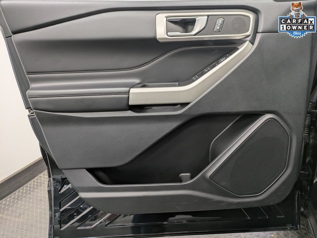 Certified 2022 Ford Explorer XLT w/ Equipment Group 202A AWD/4WD image 11