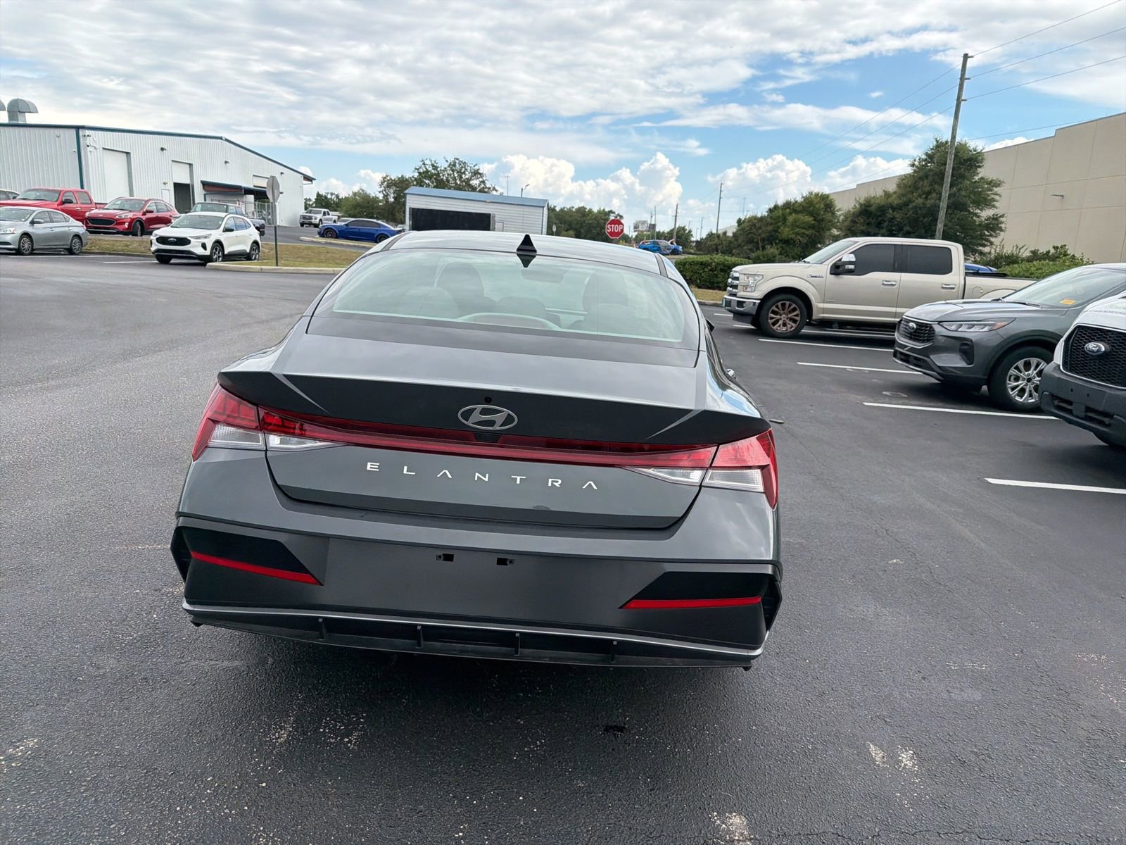 Used 2025 Hyundai Elantra SEL FWD image 9