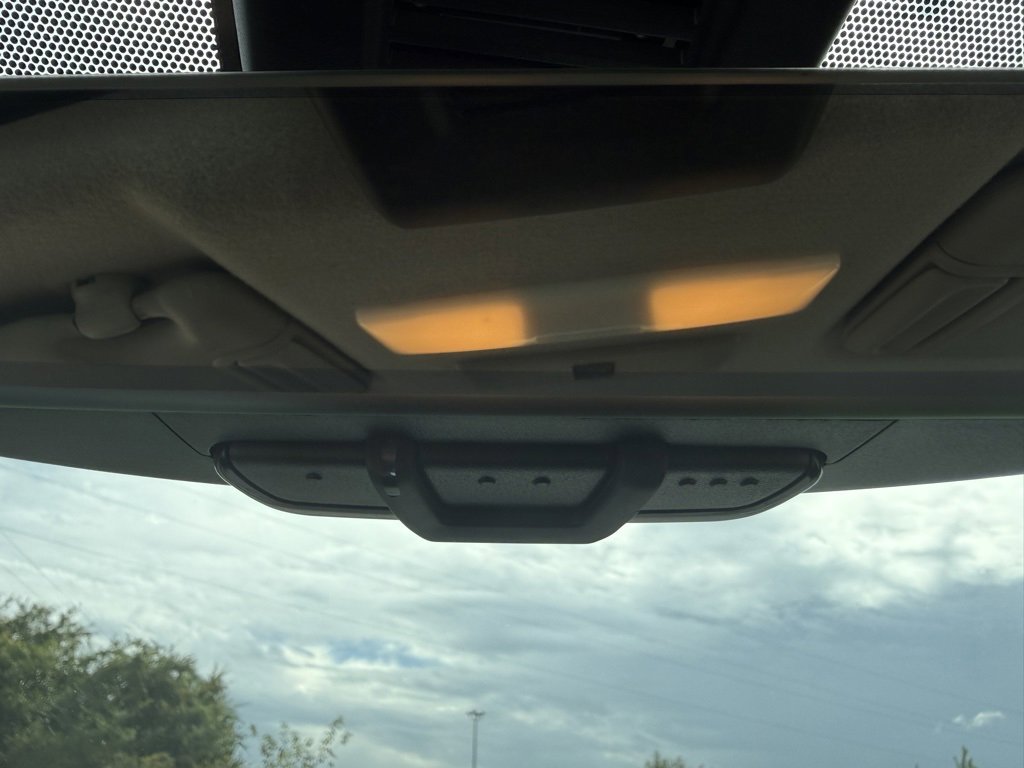 Used 2022 Nissan Kicks SR w/ Premium Package image 16